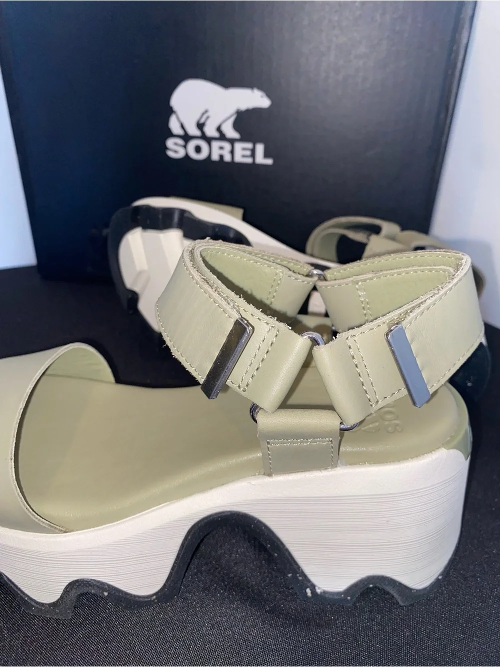 SOREL Women's Olive Kinetic Aura Sandals